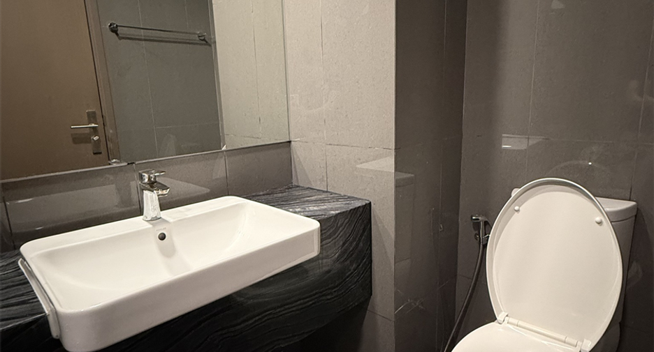 For rent 1 bed condo in Bang Rak, Bangkok