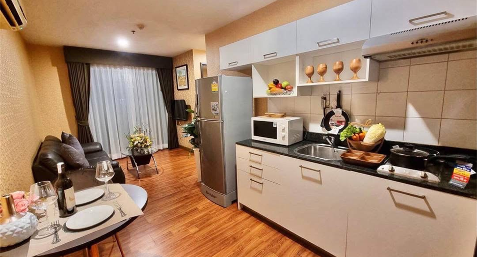 For rent 2 bedrooms condo in Din Daeng, Bangkok