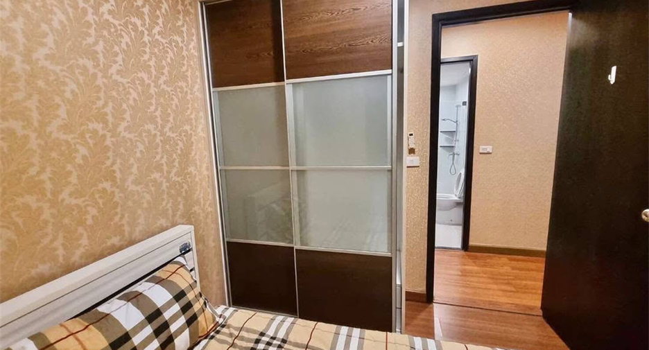 For rent 2 bedrooms condo in Din Daeng, Bangkok