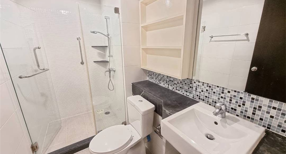 For rent 2 bedrooms condo in Din Daeng, Bangkok