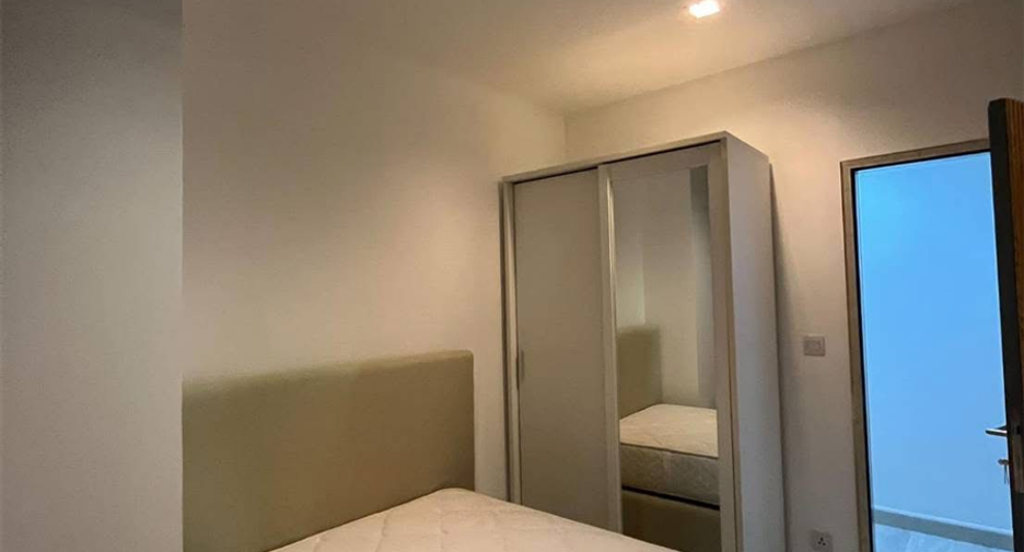 For rent 2 bedrooms condo in Huai Khwang, Bangkok