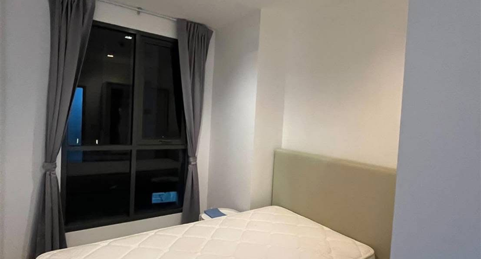 For rent 2 bedrooms condo in Huai Khwang, Bangkok