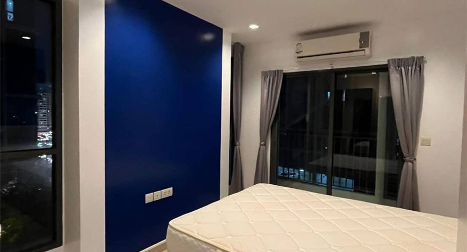 For rent 2 bedrooms condo in Huai Khwang, Bangkok