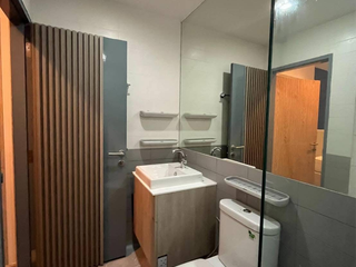 For rent 2 bedrooms condo in Huai Khwang, Bangkok