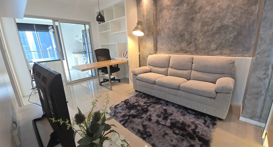 For rent 2 bedrooms condo in Huai Khwang, Bangkok
