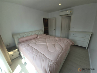 For rent 2 bedrooms condo in Huai Khwang, Bangkok