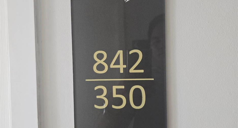 For rent 2 bedrooms condo in Huai Khwang, Bangkok