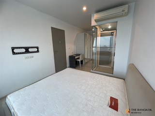 For rent 2 bedrooms condo in Huai Khwang, Bangkok