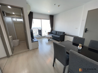 For rent 2 bedrooms condo in Huai Khwang, Bangkok
