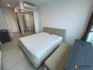 For rent 2 bedrooms condo in Huai Khwang, Bangkok