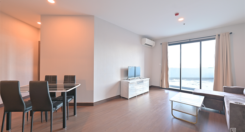 For rent 2 bedrooms condo in Huai Khwang, Bangkok