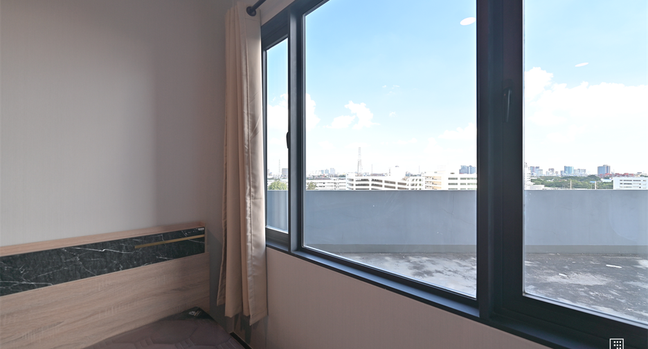 For rent 2 bedrooms condo in Huai Khwang, Bangkok