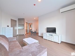 For rent 2 bedrooms condo in Huai Khwang, Bangkok
