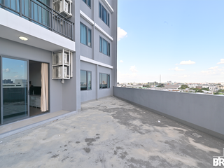 For rent 2 bedrooms condo in Huai Khwang, Bangkok