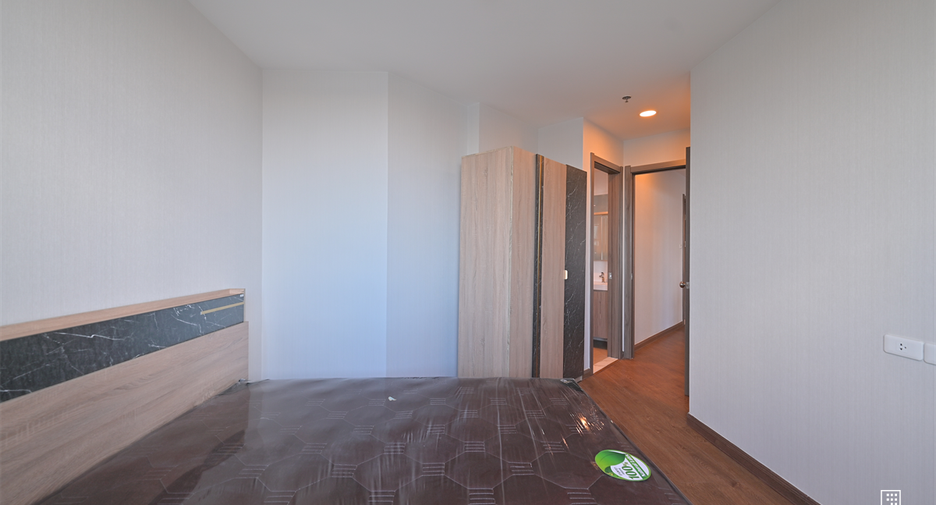 For rent 2 bedrooms condo in Huai Khwang, Bangkok