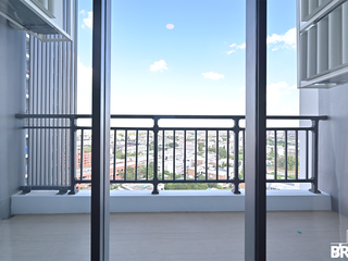 For rent 2 bedrooms condo in Huai Khwang, Bangkok
