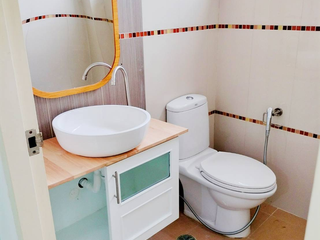 For rent 2 bedrooms condo in Din Daeng, Bangkok