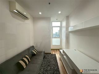 For rent 2 bedrooms condo in Ratchathewi, Bangkok