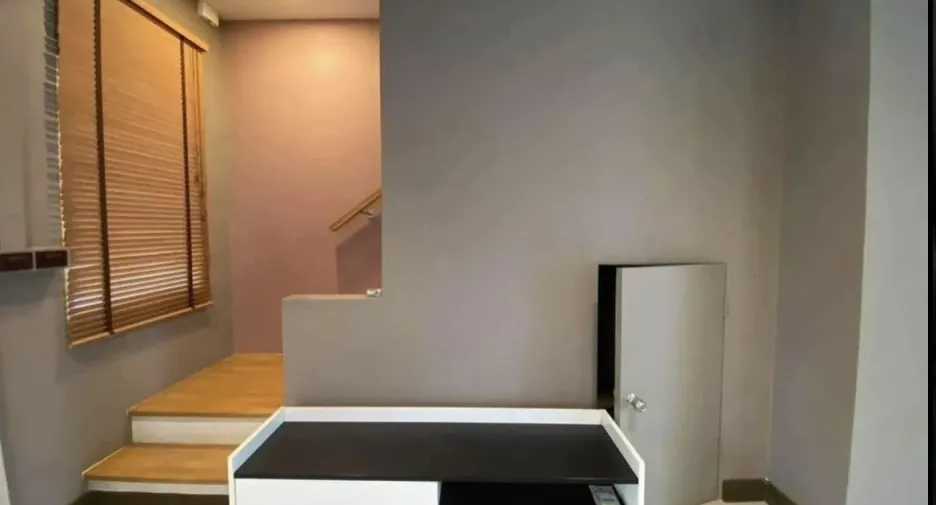 For rent 2 bedrooms townhouse in Suan Luang, Bangkok