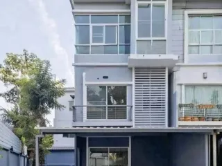 For rent 2 bedrooms townhouse in Prawet, Bangkok