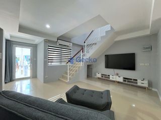 Haus zum Kauf mit 2 Zimmer in Bang Lamung, Chonburi