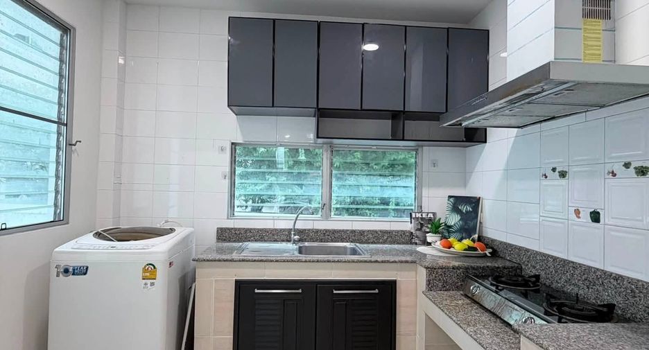 For rent 4 ベッドルーム house in Prawet, Bangkok
