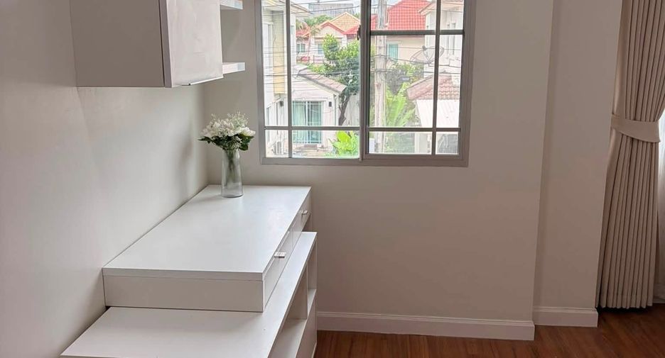 For rent 4 ベッドルーム house in Prawet, Bangkok