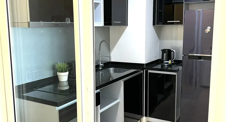 For rent 1 bed condo in Khlong Toei, Bangkok