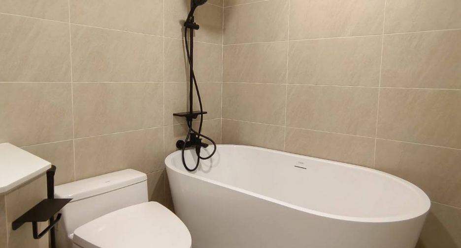 Wohnung zur Miete mit 2 Zimmer in Khlong Toei, Bangkok
