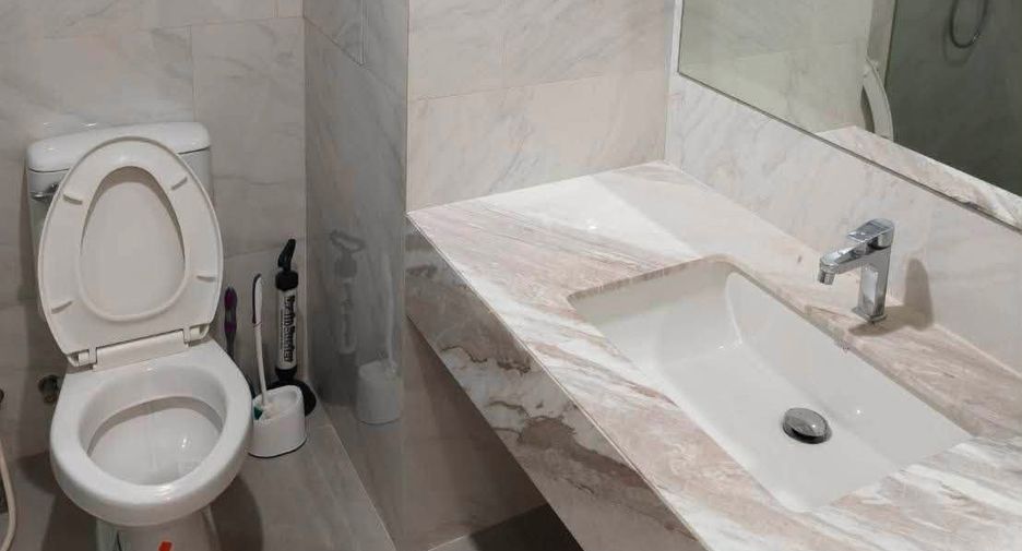 For rent 2 bedrooms condo in Sathon, Bangkok