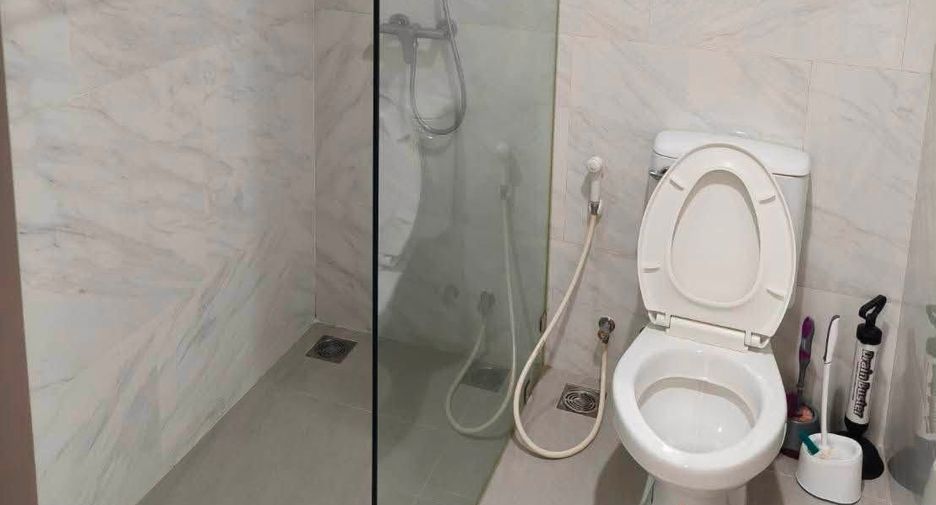 For rent 2 bedrooms condo in Sathon, Bangkok