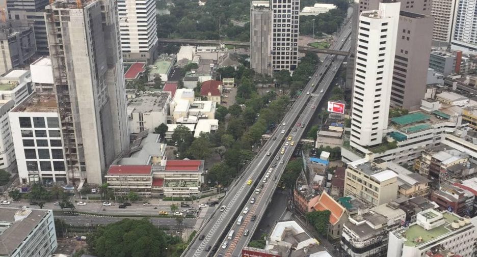 À louer 2 chambres condo à Bang Rak, Bangkok