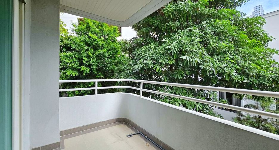Wohnung zur Miete mit 2 Zimmer in Pathum Wan, Bangkok