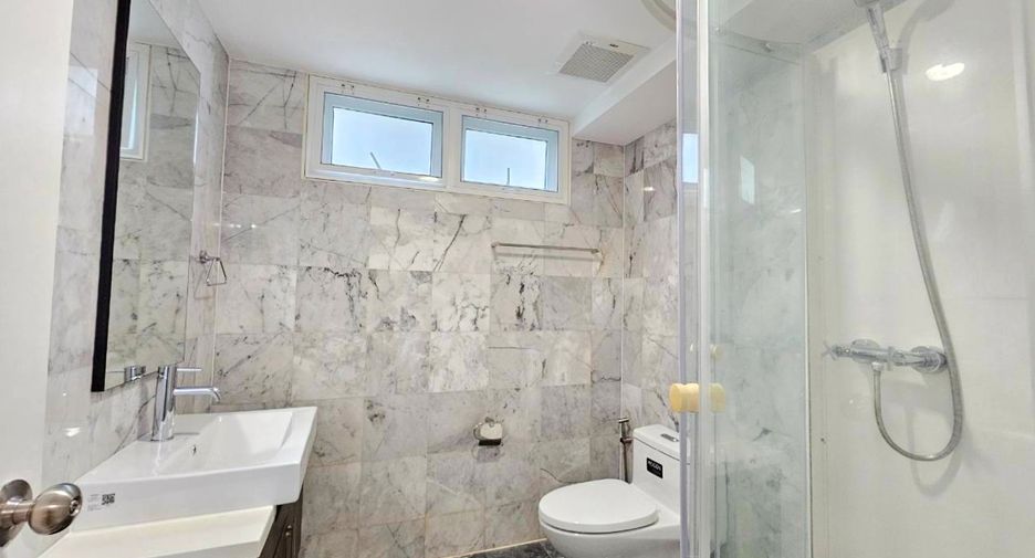 Wohnung zur Miete mit 2 Zimmer in Pathum Wan, Bangkok