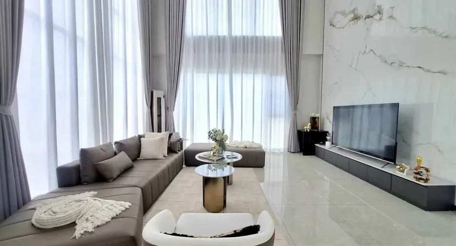 Villa en venta de 4 habitaciones en Bang Lamung, Chonburi