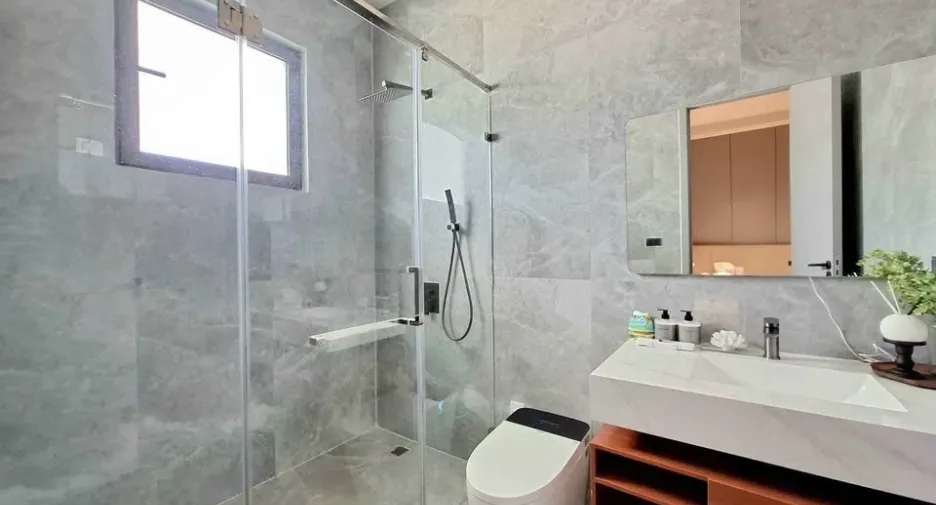 Villa en venta de 4 habitaciones en Bang Lamung, Chonburi