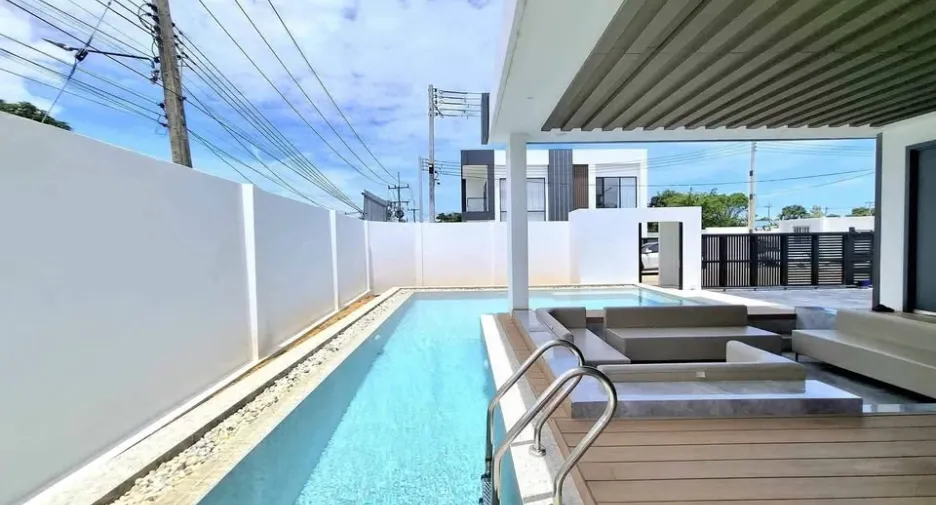 Villa en venta de 4 habitaciones en Bang Lamung, Chonburi