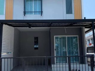 For rent 2 bedrooms townhouse in Bang Phli, Samut Prakan