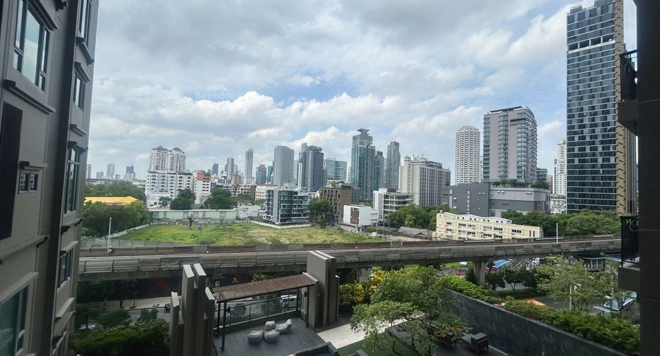 For rent 1 bed condo in Khlong Toei, Bangkok