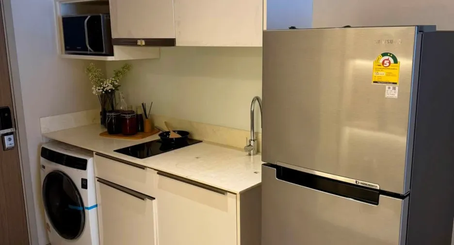 Wohnung zur Miete mit 1 Zimmer in Bang Rak, Bangkok