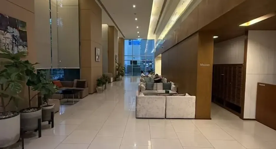 For rent 2 bedrooms condo in Khlong San, Bangkok
