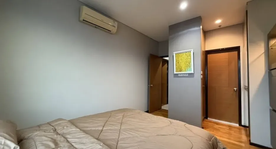 For rent 2 bedrooms condo in Khlong San, Bangkok