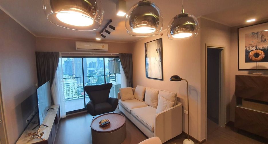 For rent 2 bedrooms condo in Phra Khanong, Bangkok