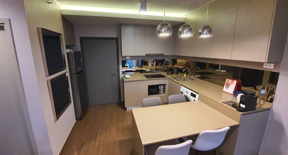 For rent 2 bedrooms condo in Phra Khanong, Bangkok