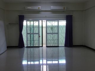For rent 2 bedrooms townhouse in Mueang Samut Prakan, Samut Prakan
