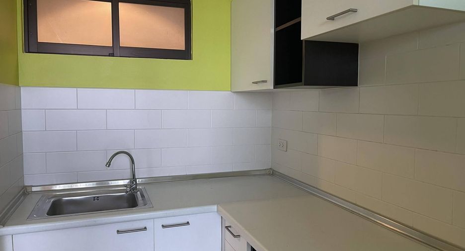 For rent 1 bed condo in Yan Nawa, Bangkok