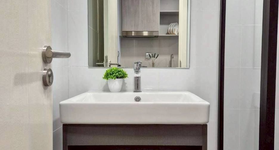 Condo en alquiler de 1 habitaciones en Bang Na, Bangkok