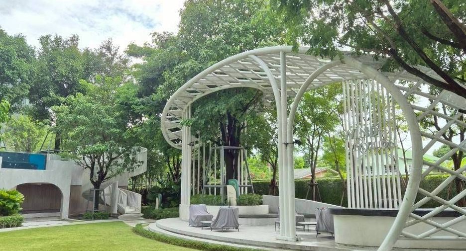Condo en alquiler de 1 habitaciones en Bang Na, Bangkok
