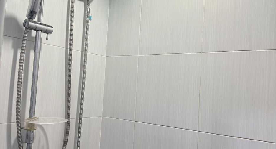 Wohnung zur Miete mit Studio in Huai Khwang, Bangkok