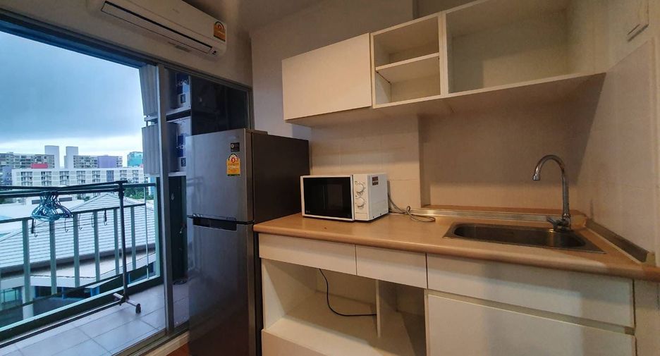 Wohnung zur Miete mit Studio in Huai Khwang, Bangkok